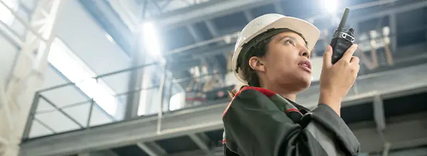 A worker reporting risks during turnaround execution.