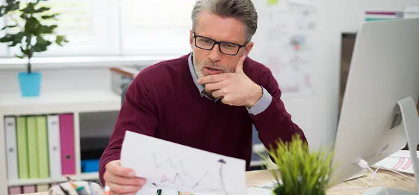 A professional is monitoring gas capital expenditures for a project.